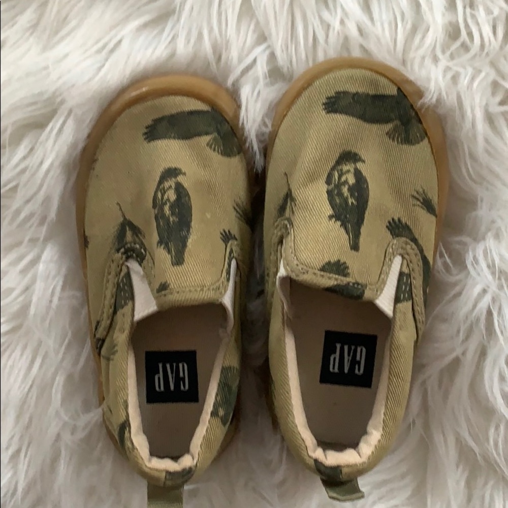 Gap slip on shoes toddler size 5